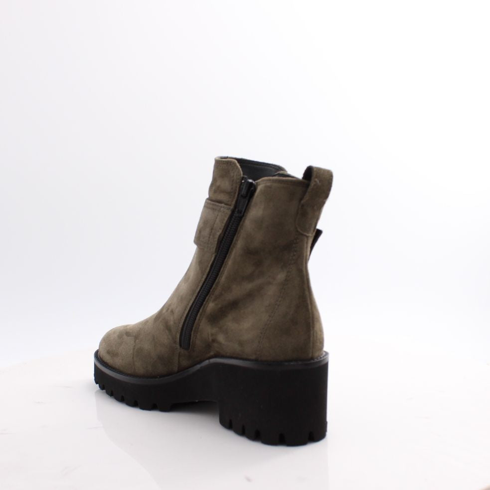9763 PAUL GREEN 25