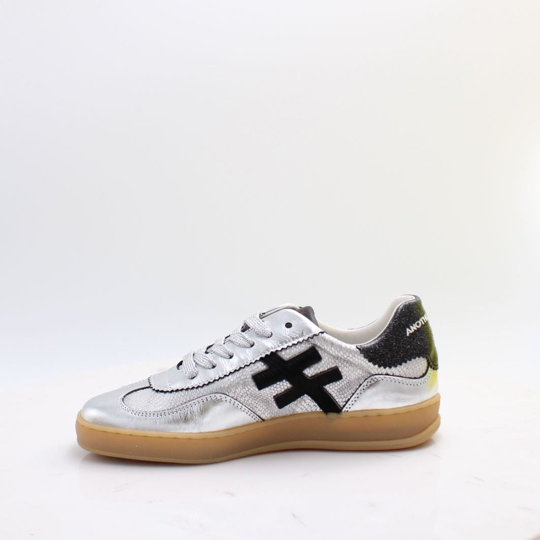 A032 ANOTHER TREND TRAINERS