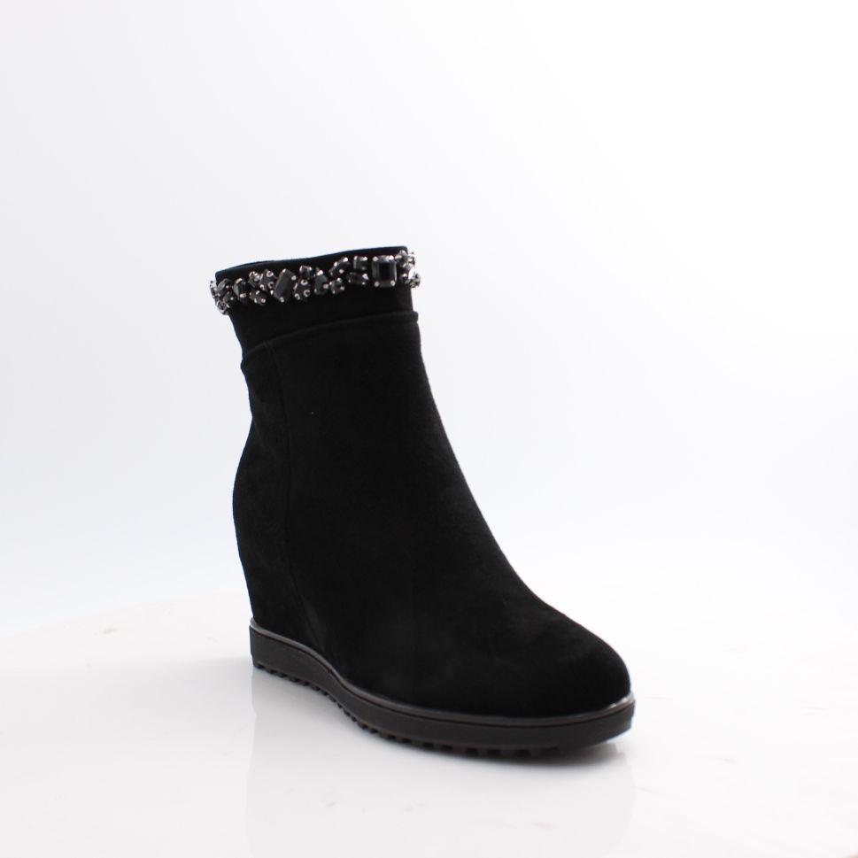 C3854 LORETTA VITALE 25