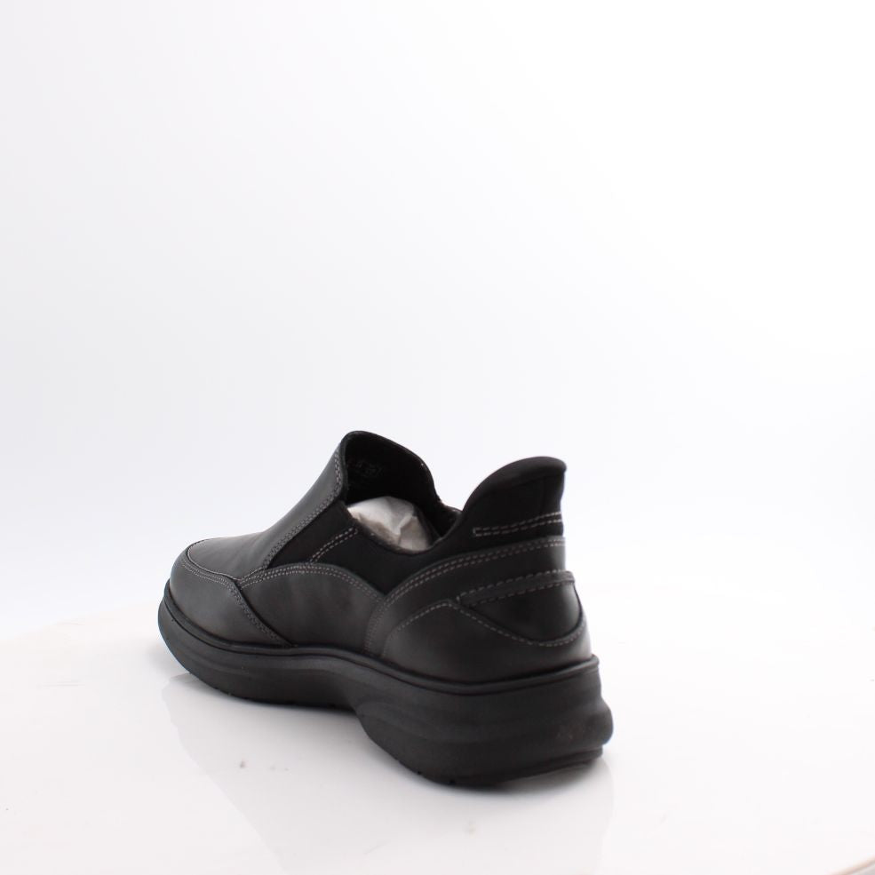 Mullan Step Clarks EX WIDE FIT