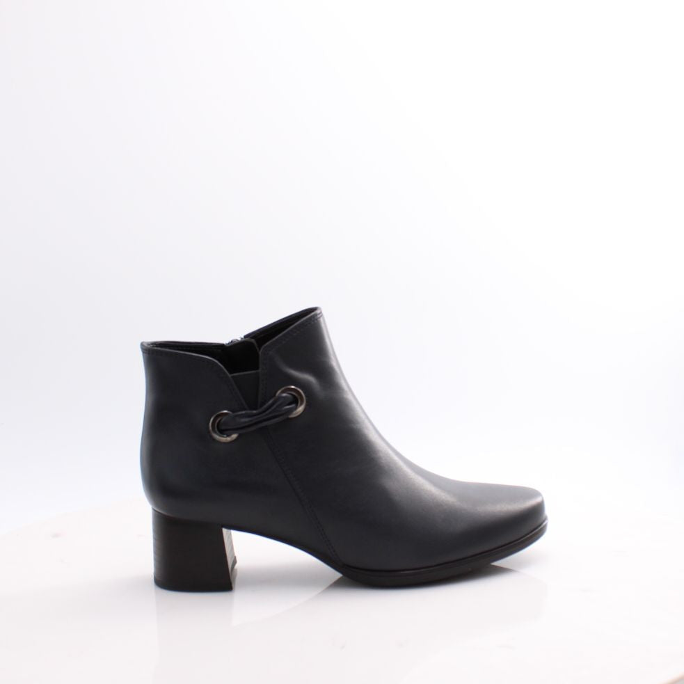 72.827 GABOR BOOTS 25