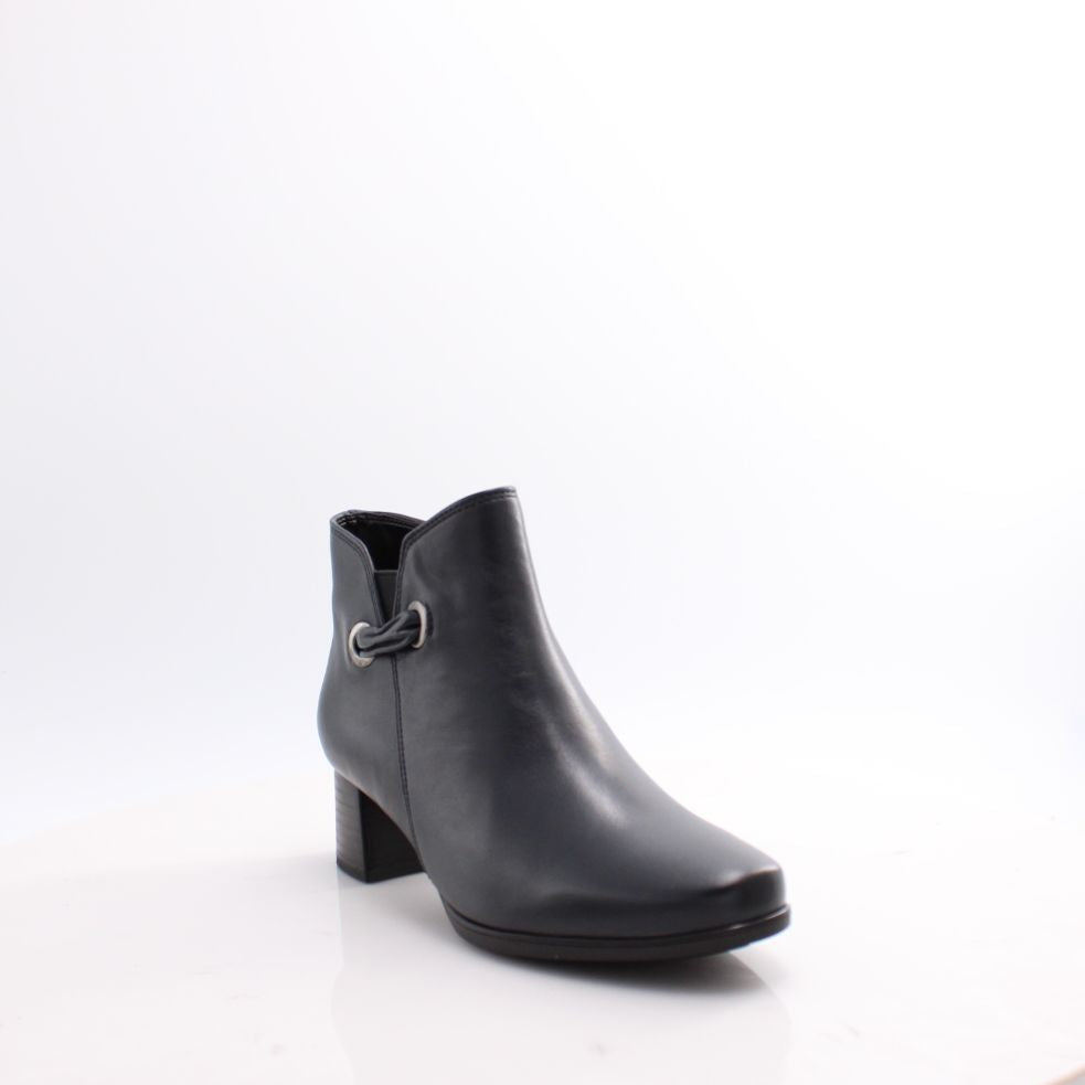 72.827 GABOR BOOTS 25