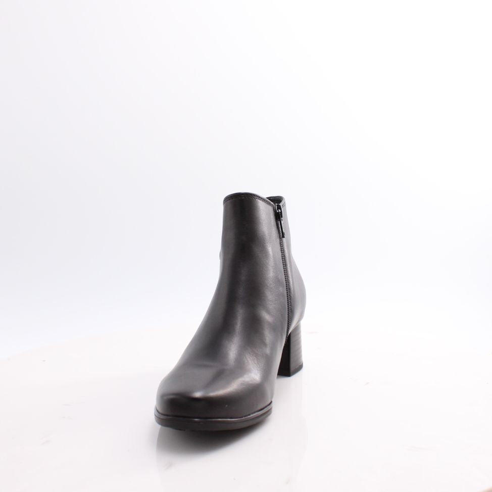 72.827 GABOR BOOTS 25