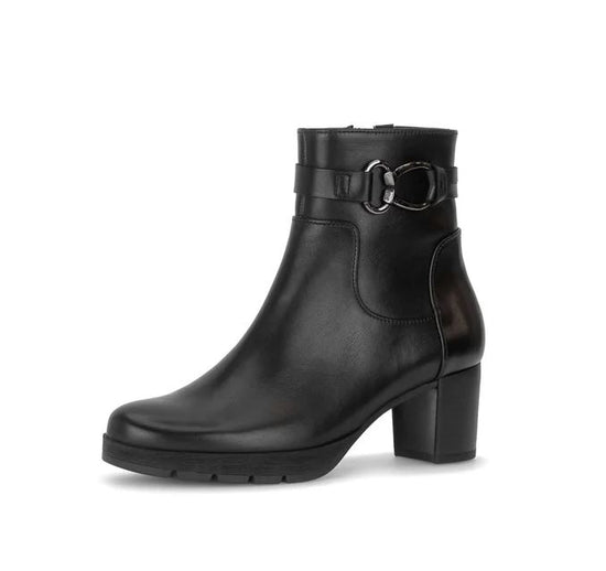 8030.02 GABOR BOOTS 26