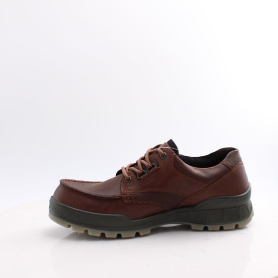831714 ECCO TRACK 26  SHOES