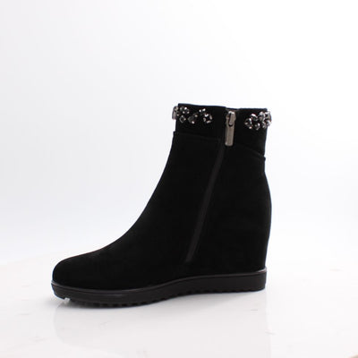 C3854 LORETTA VITALE 25