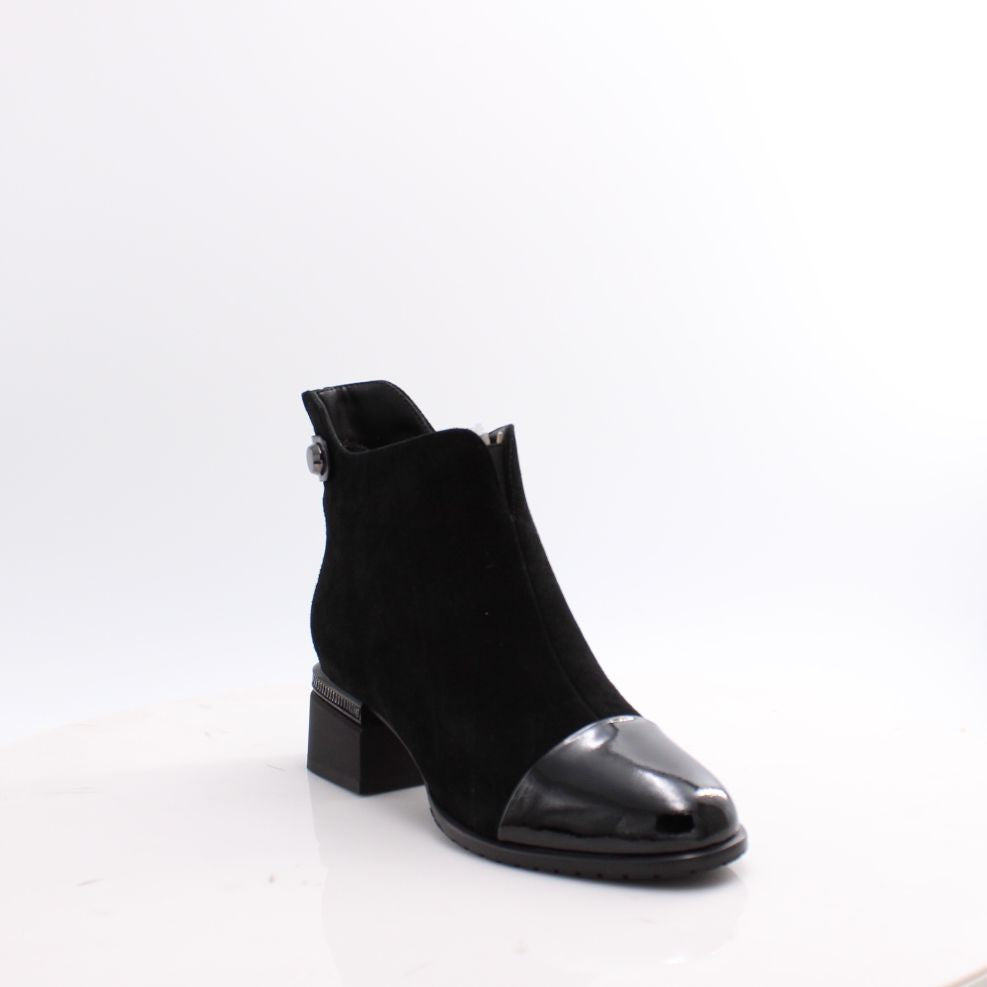 C3865A LORETTA VITALE 25