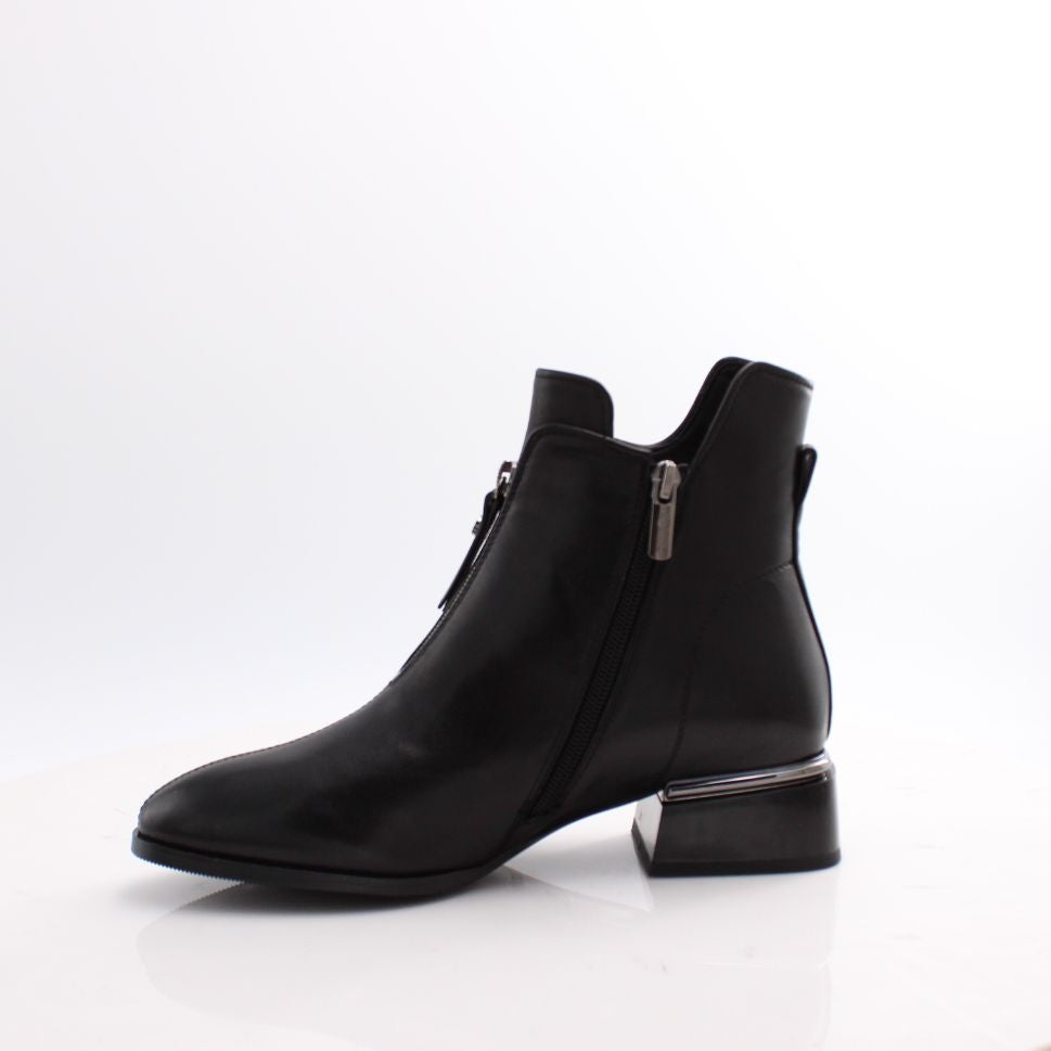 C9680 LORETTA VITALE 25