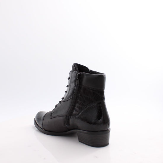 D6882 REMONTE BOOTS 25