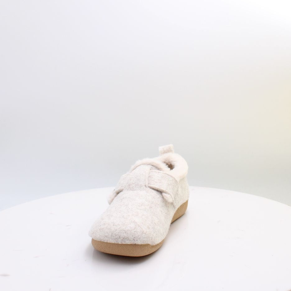 MONI TONI PONS SLIPPERS