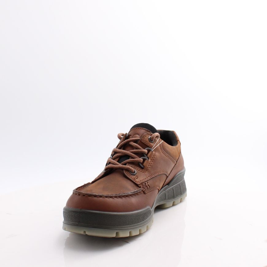 831714 ECCO TRACK 26  SHOES